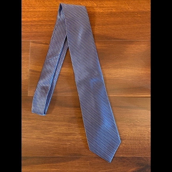 🍁SALE🍁PAUL FREDRICK Blue 100% Silk Geometric Pattern Necktie - Picture 2 of 9